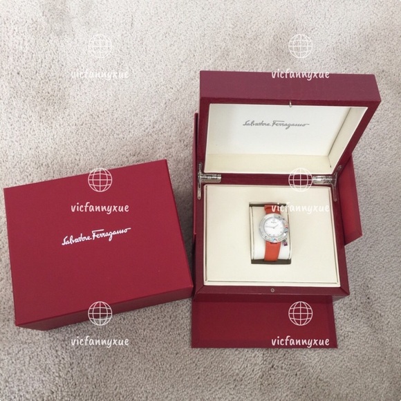 New Authentic Salvatore Ferragamo sparkling watch - Picture 5 of 9